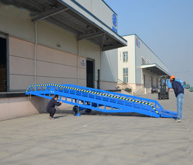 吕梁移动式登车桥应用